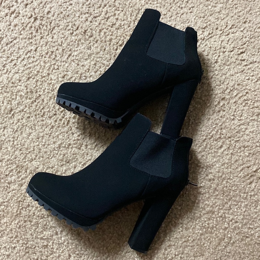 Black shoe for women